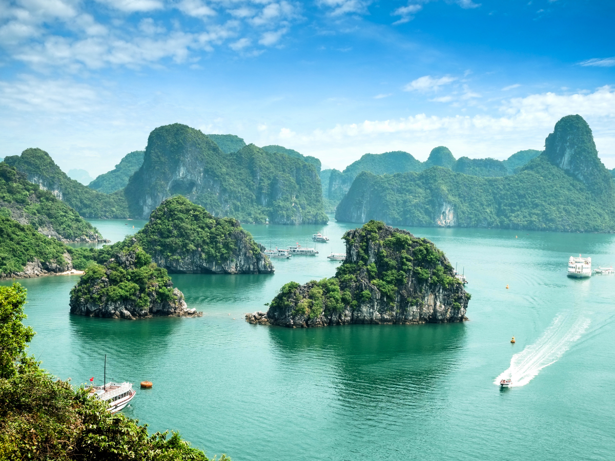 Tour du thuyền 5 sao Vịnh Hạ Long trong ngày